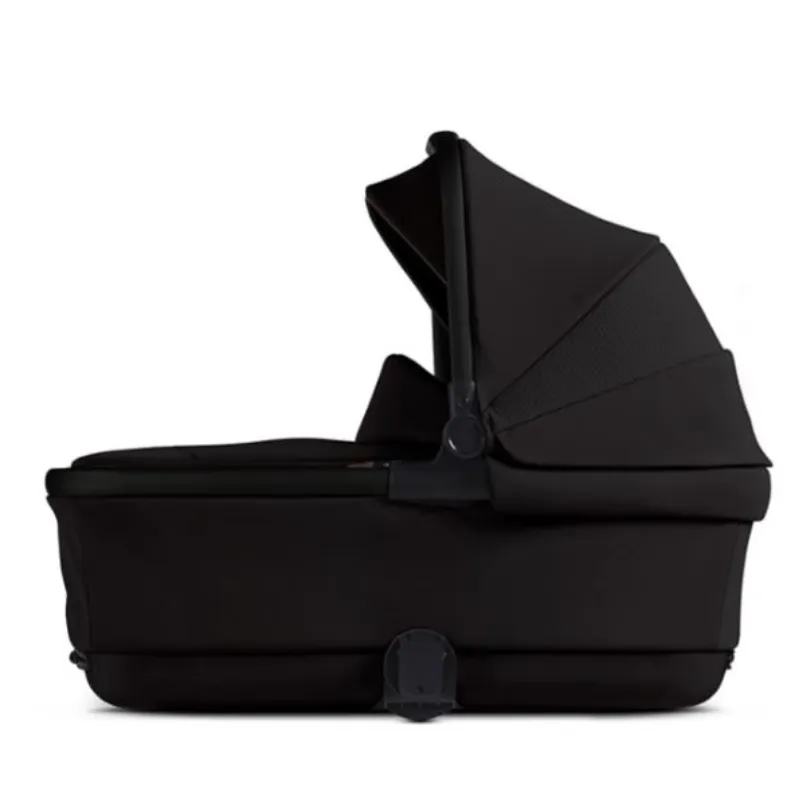 Silver Cross Reef 2 with Carrycot   FREE Phone Holder and Snack Tray