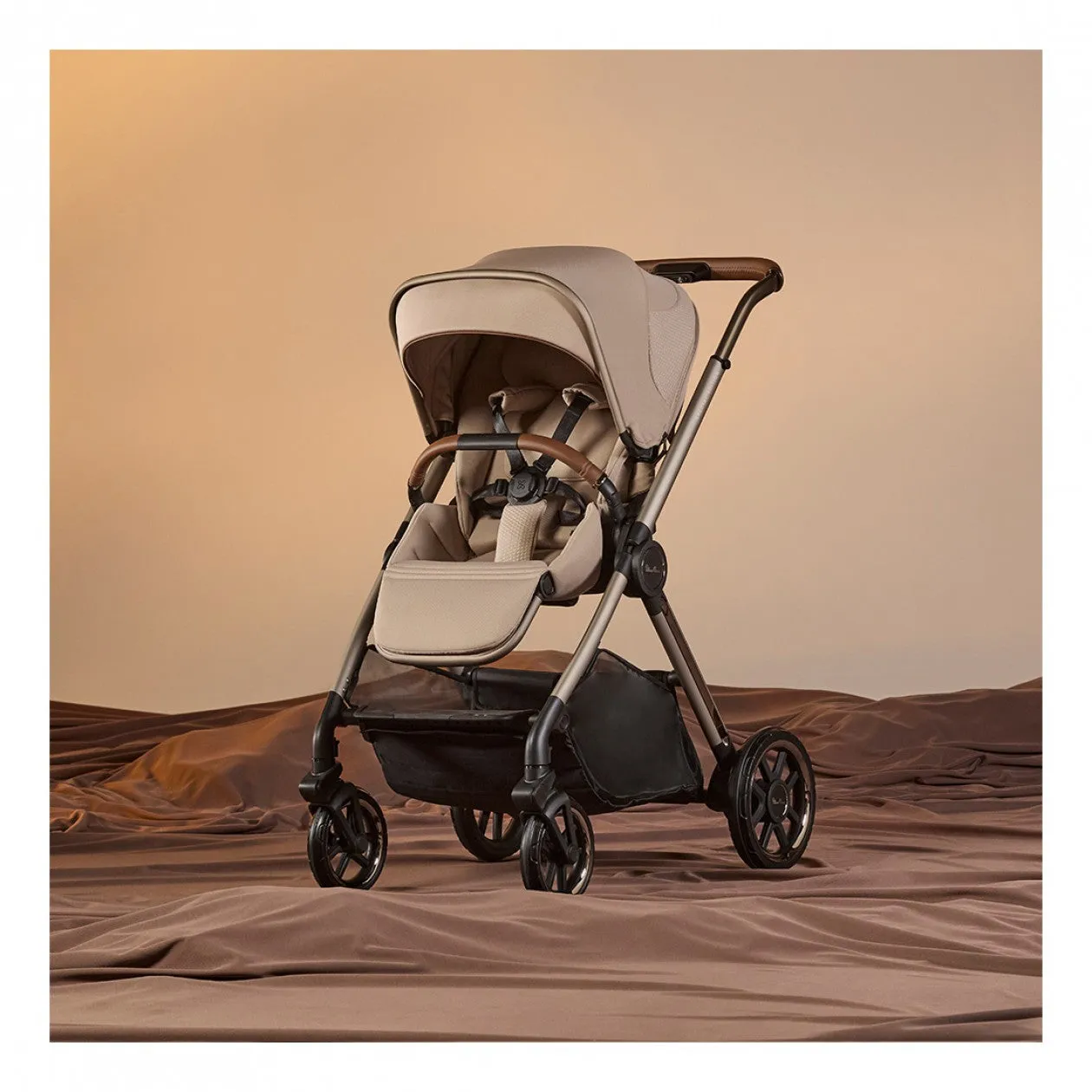 Silver Cross Reef 2 with Carrycot Special Edition – Frappe (Limited Time Offer FREE Snack Tray) ETA Mid Nov