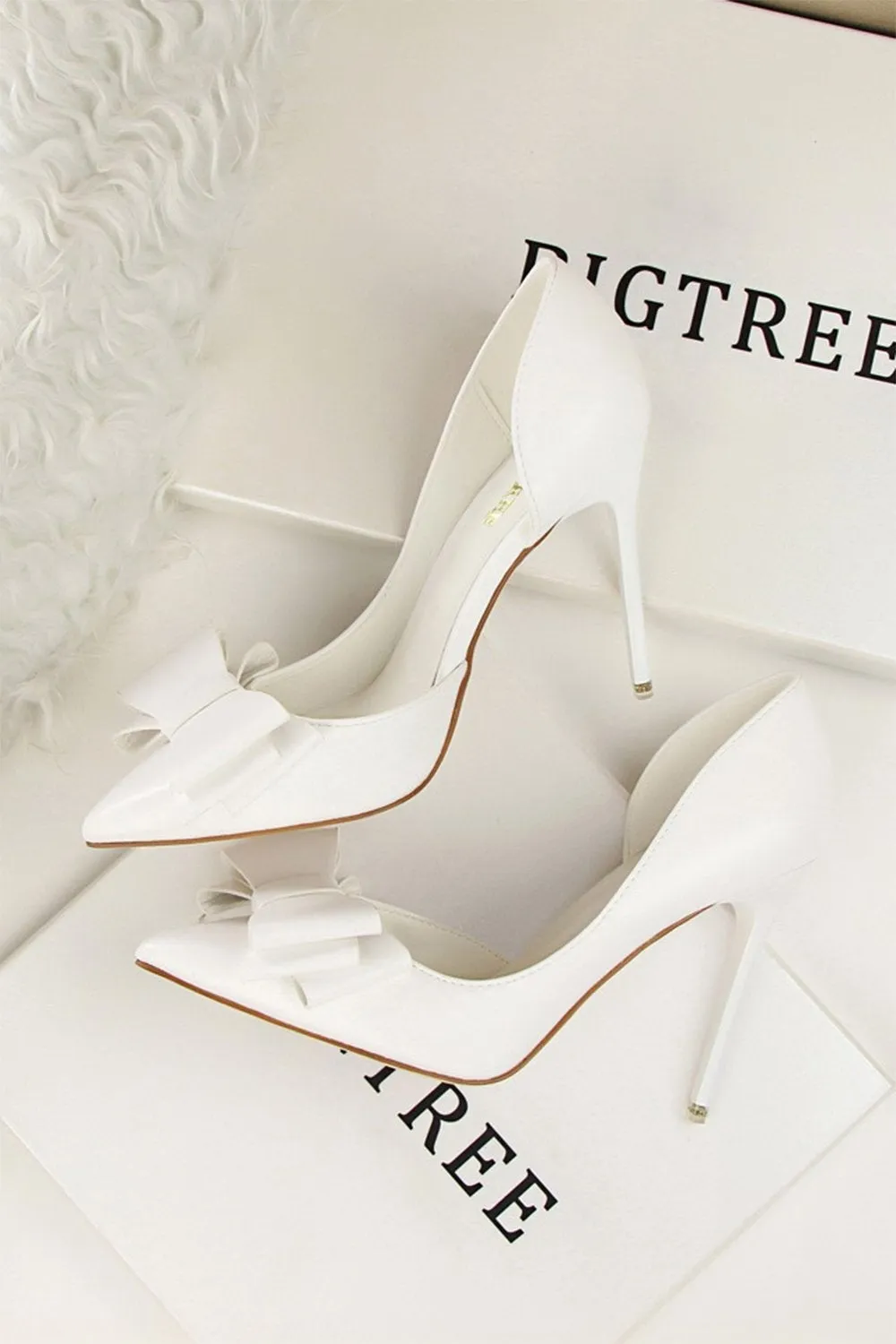 Sweet Bow Pointed Side Hollow High Heels