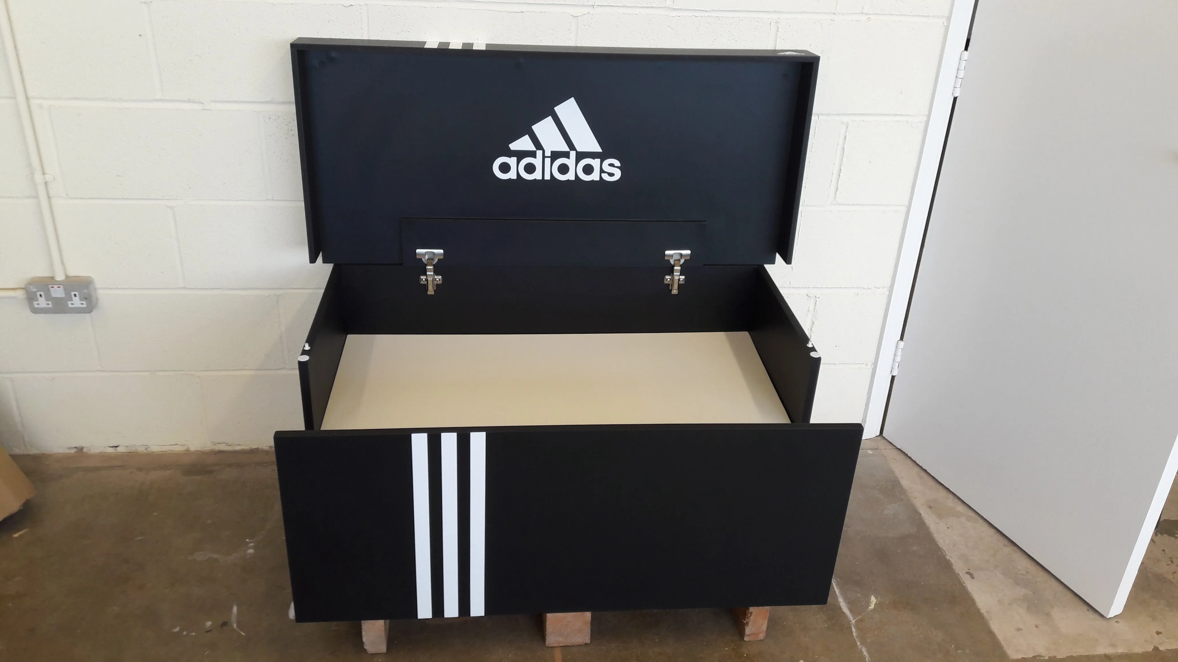 XL Trainer Storage Box - Holds 16no pairs of trainers